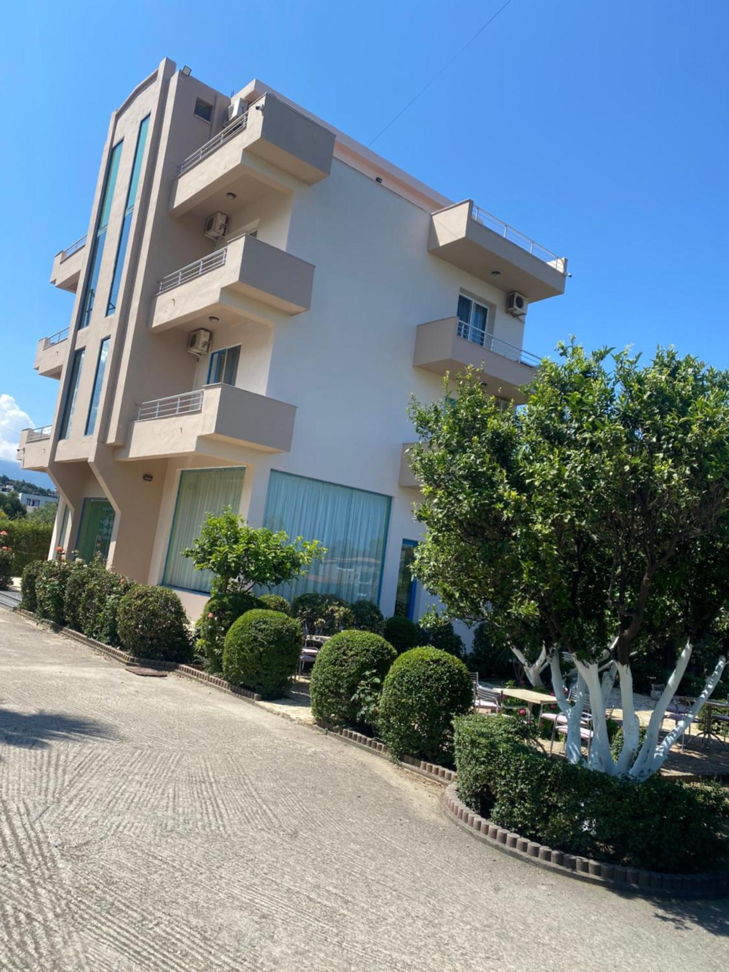 Hotel Dini Радима Экстерьер фото